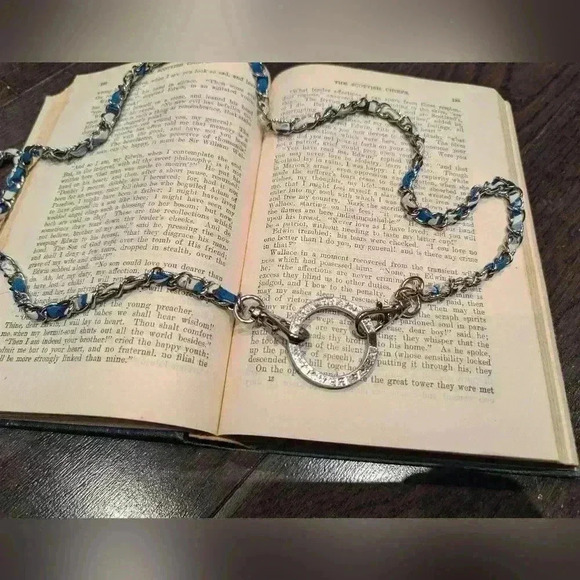 Vera Bradley necklace silvertone with blue and white fabric woven into the chain - Picture 1 of 5